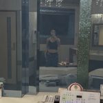 鏡のたくさんあるホテル